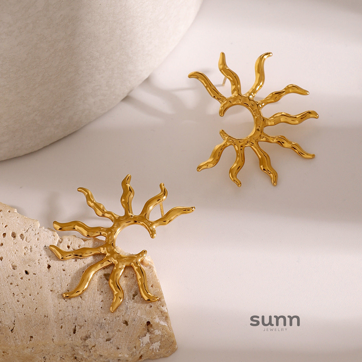 Charm Sunflower Stud Earrings [8WNVN41S]