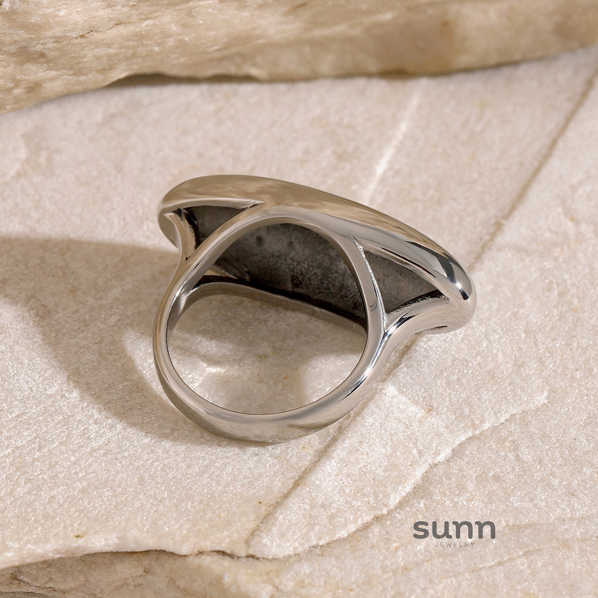 Chasity Gold Oval Ring [BWDMVBQ8]