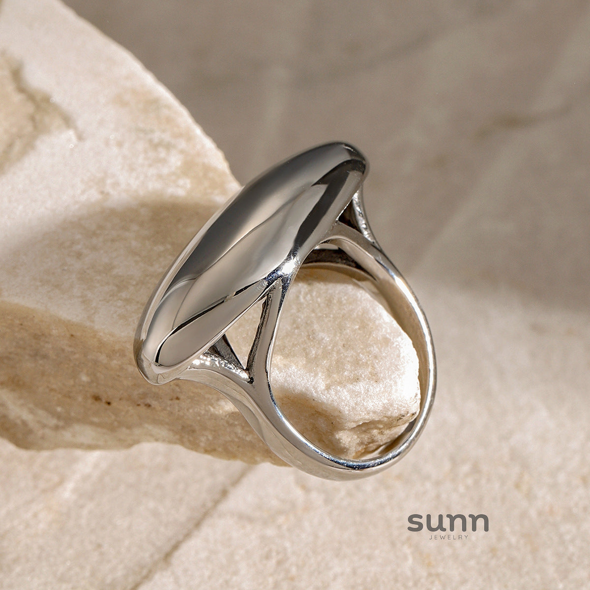 Chasity Gold Oval Ring [KCHGN574]