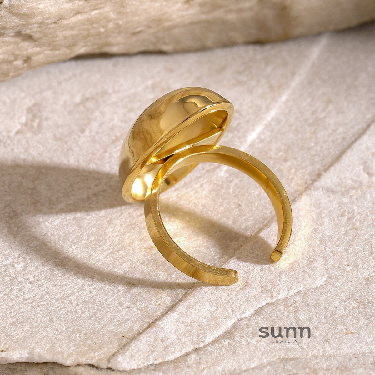 Chasity Gold Oval Ring [8VMUX3TS]
