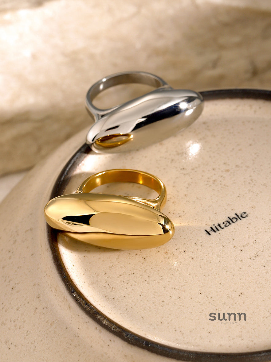 Chasity Gold Oval Ring [WLGB4FHV]