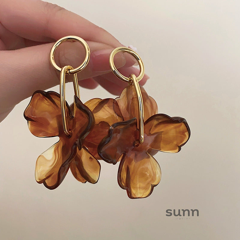 Chasity Resin Bloom Earrings [C9I9L9EZ]
