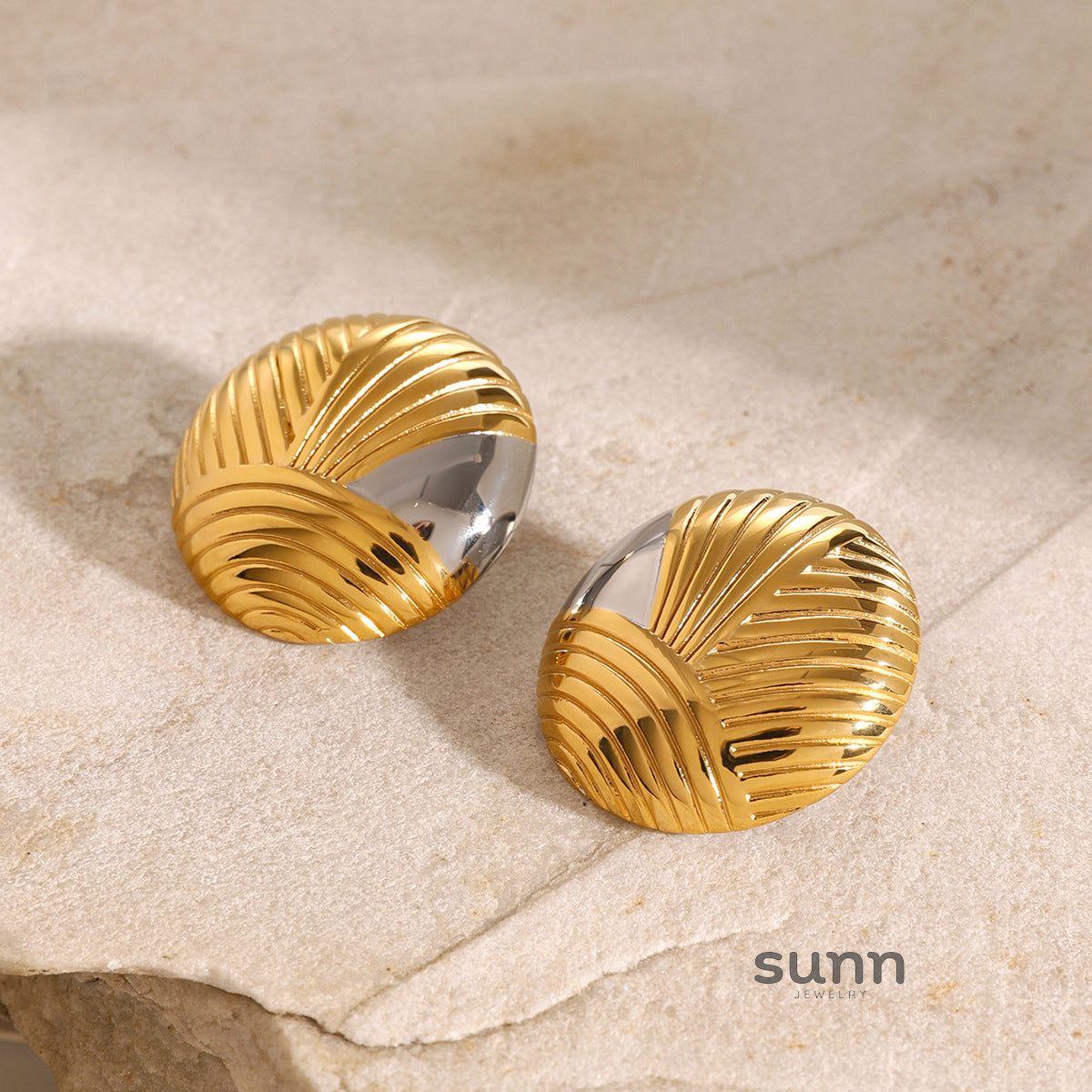 Chassidy Luxe Hoop Earrings [HFXVFYR4]