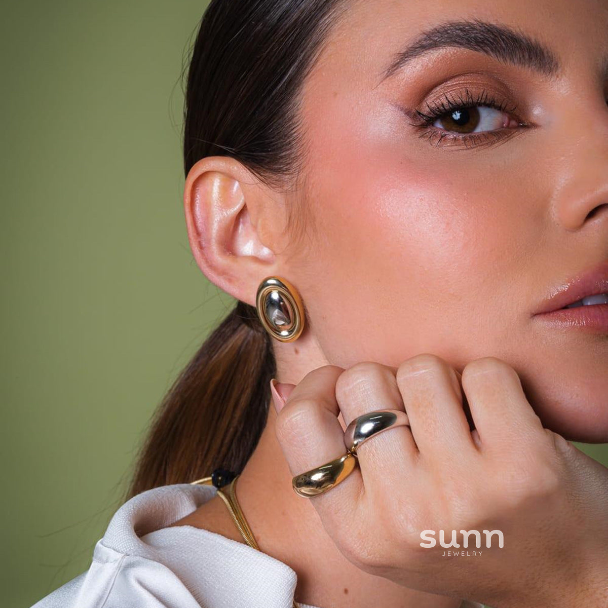Chassidy Luxe Hoop Earrings [8HWTO5XS]