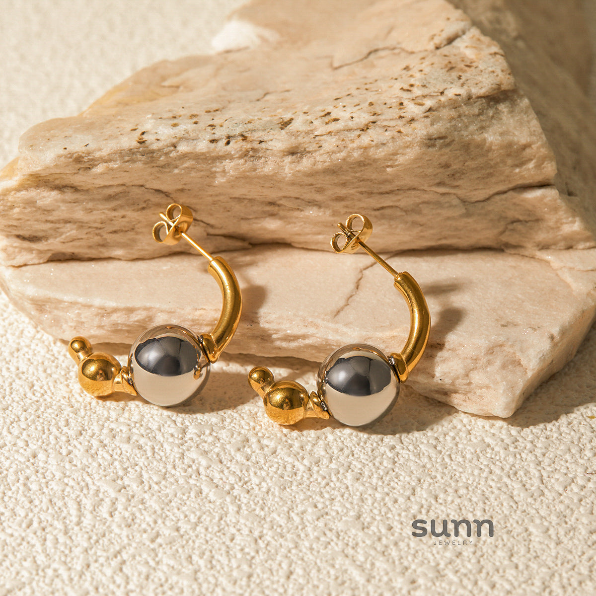 Chassidy Luxe Hoop Earrings [A3X77ORQ]