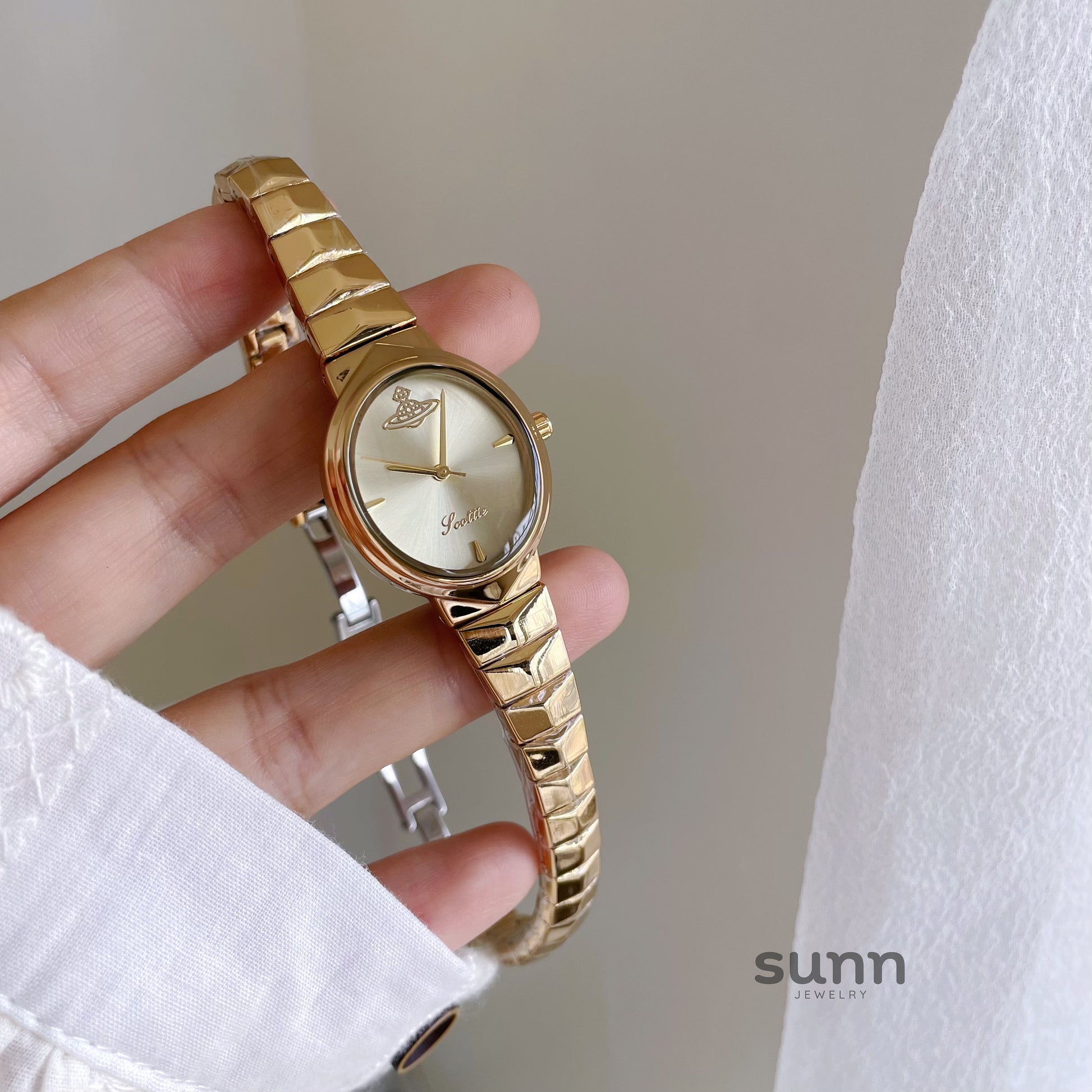 Chassidy Saturn Oval Watch [U74GTNFZ]