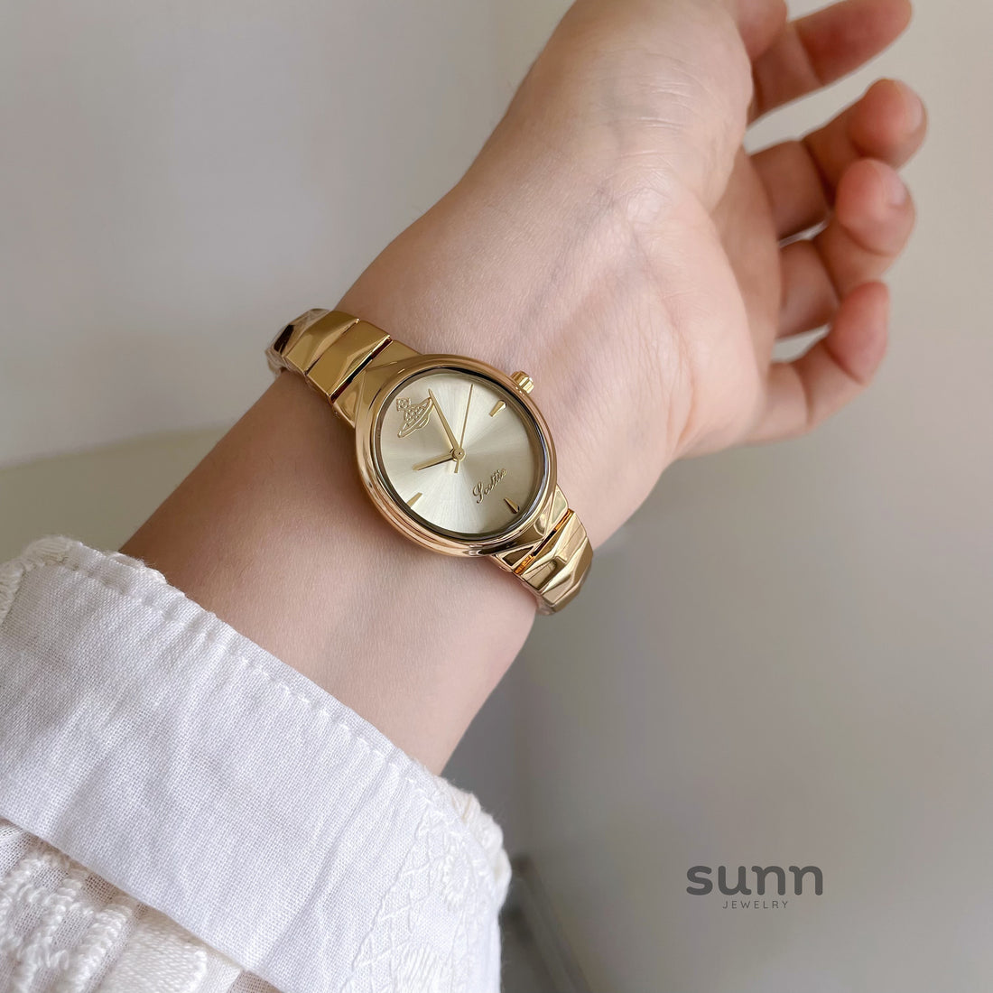 Chassidy Saturn Oval Watch [E6YGUTZ7]