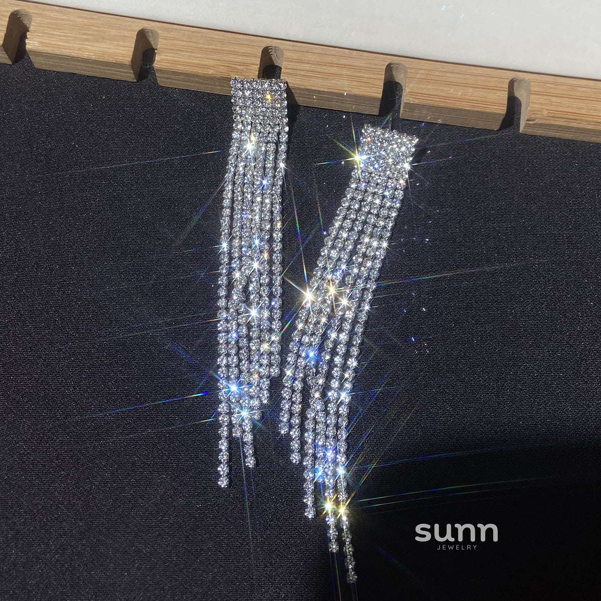 Chaya Dazzling Crystal Jewelry Set [E6J885I4]