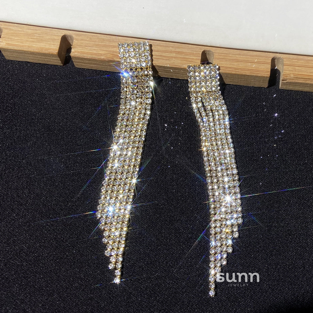 Chaya Dazzling Crystal Jewelry Set [U0MGMQN5]
