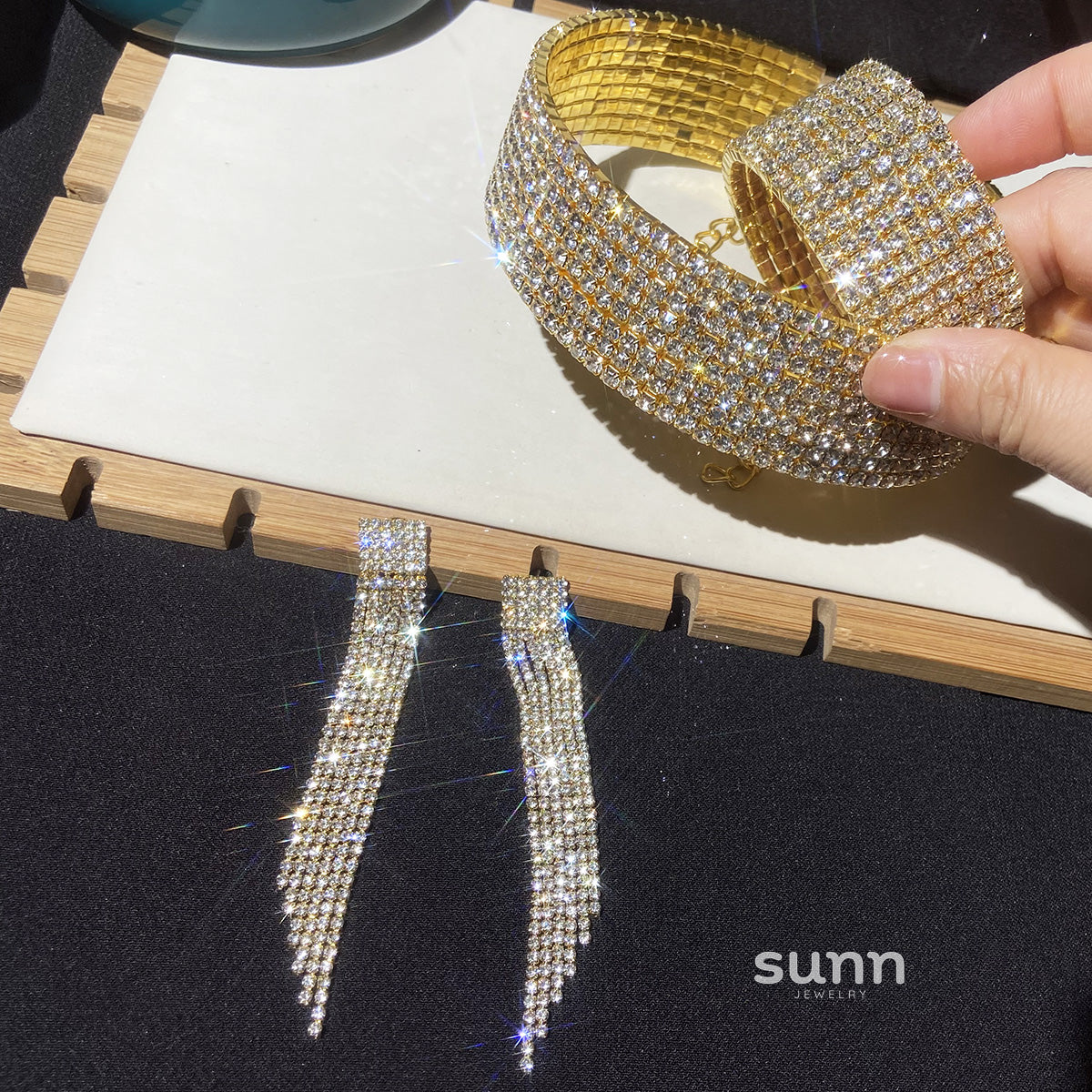 Chaya Dazzling Crystal Jewelry Set [T6JMO1P5]