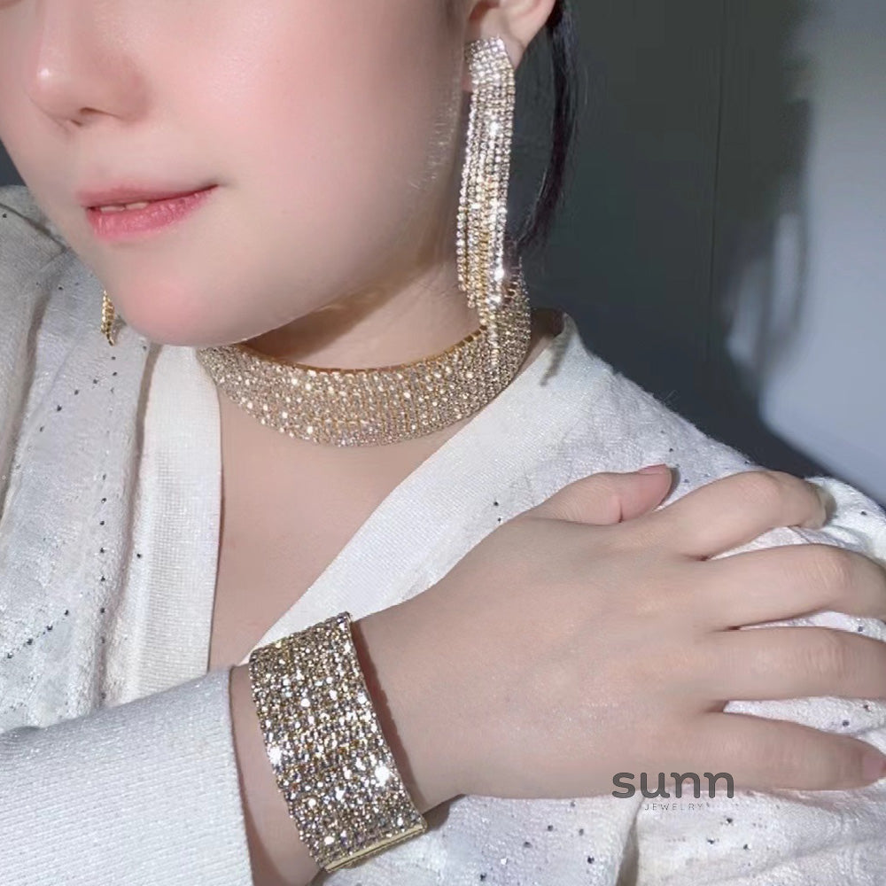 Chaya Dazzling Crystal Jewelry Set [AI0XCDTN]