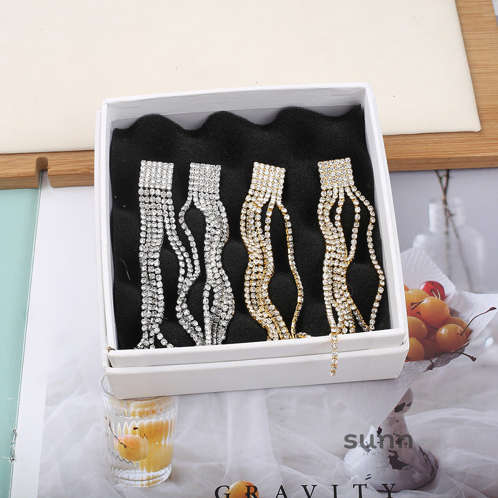 Chaya Dazzling Crystal Jewelry Set [54KNNSLA]