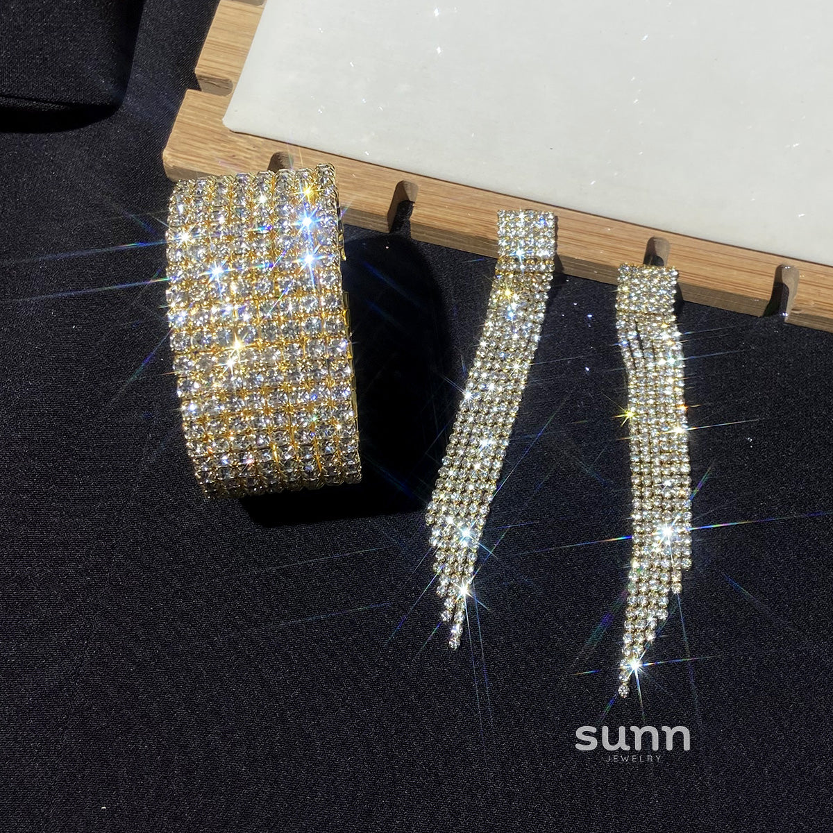 Chaya Dazzling Crystal Jewelry Set [FOVX4J5Y]