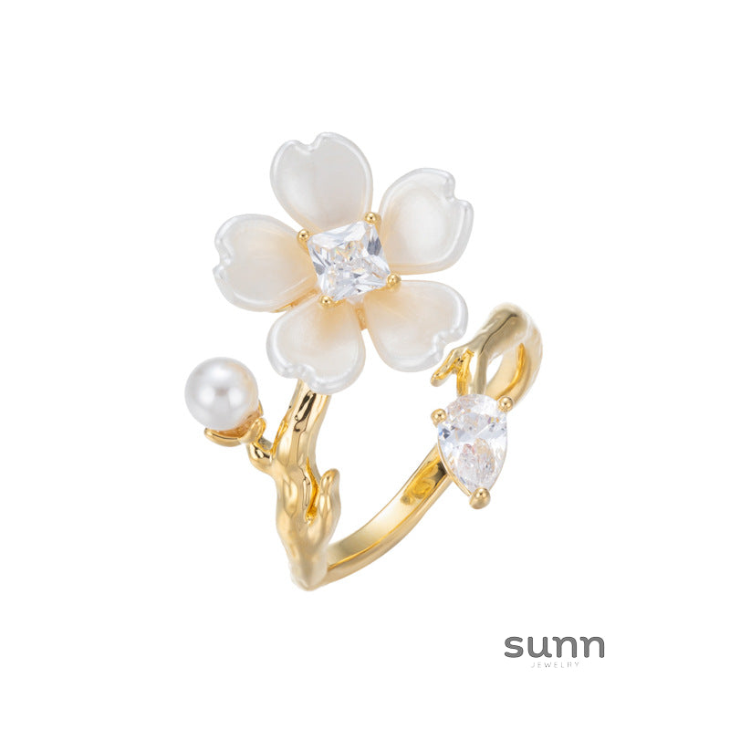 Chaya Pearl Blossom Ring [0VS4RHJ2]