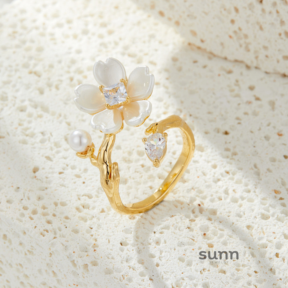 Chaya Pearl Blossom Ring [GLJ7MOSH]