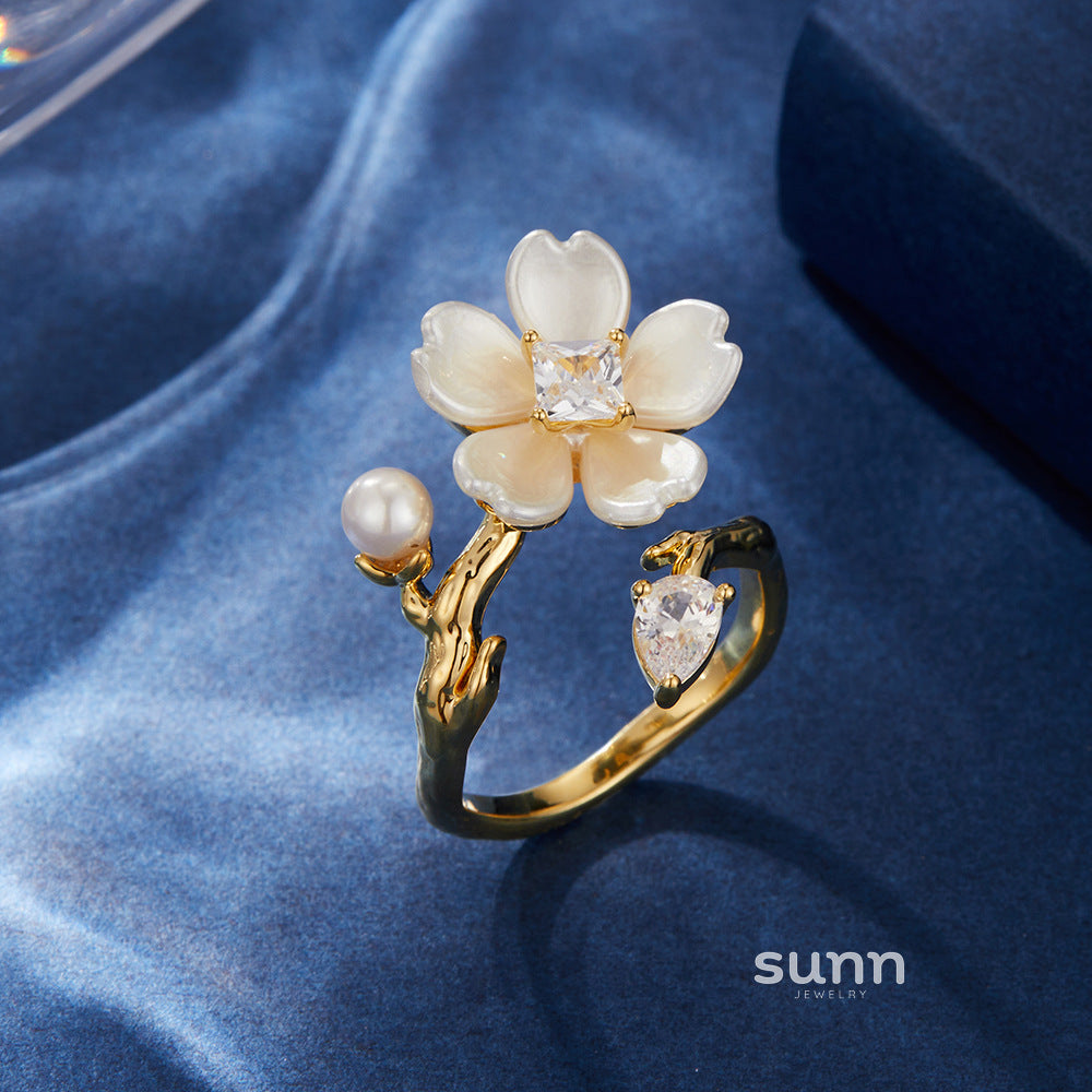 Chaya Pearl Blossom Ring [1V50PZPV]