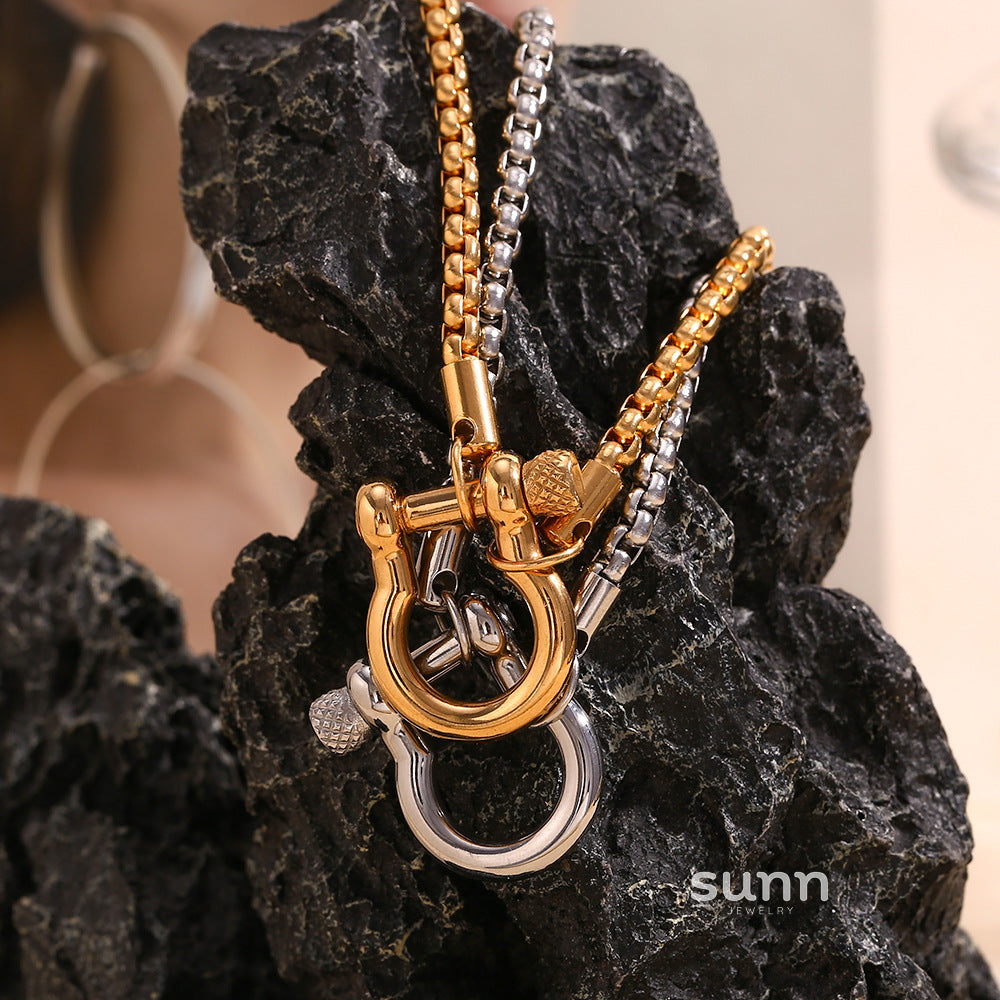 Chelsea Horseshoe Pearl Necklace [ZC83VDZE]
