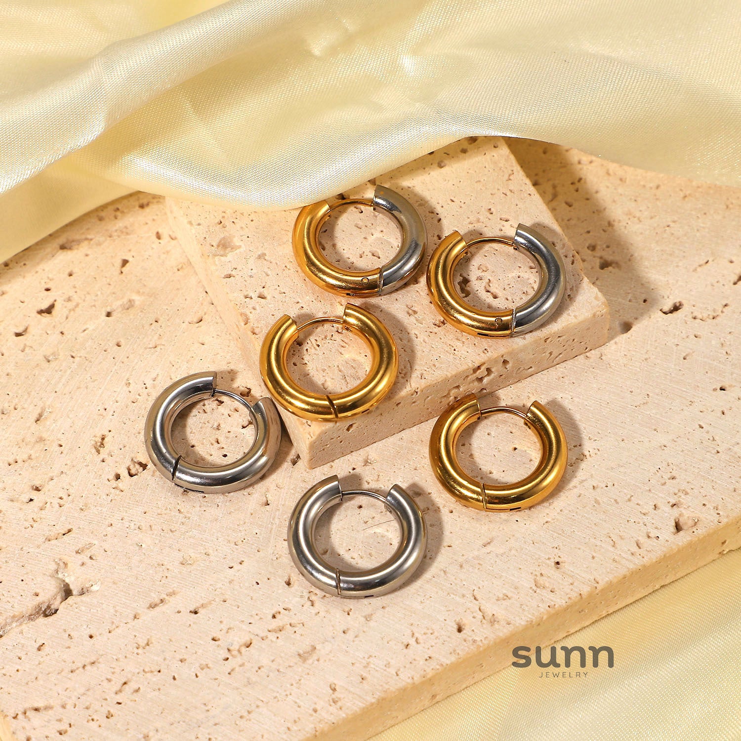 Cherish Delicate Hoop Earrings [AU3GS5LG]