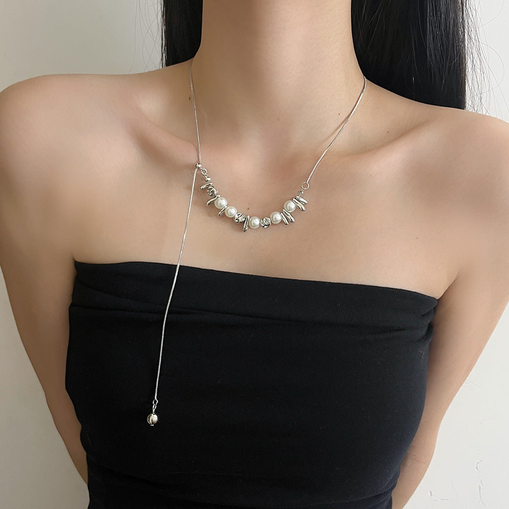 Cheyenne Irregular Pearl Necklace [VSDM6GC3]