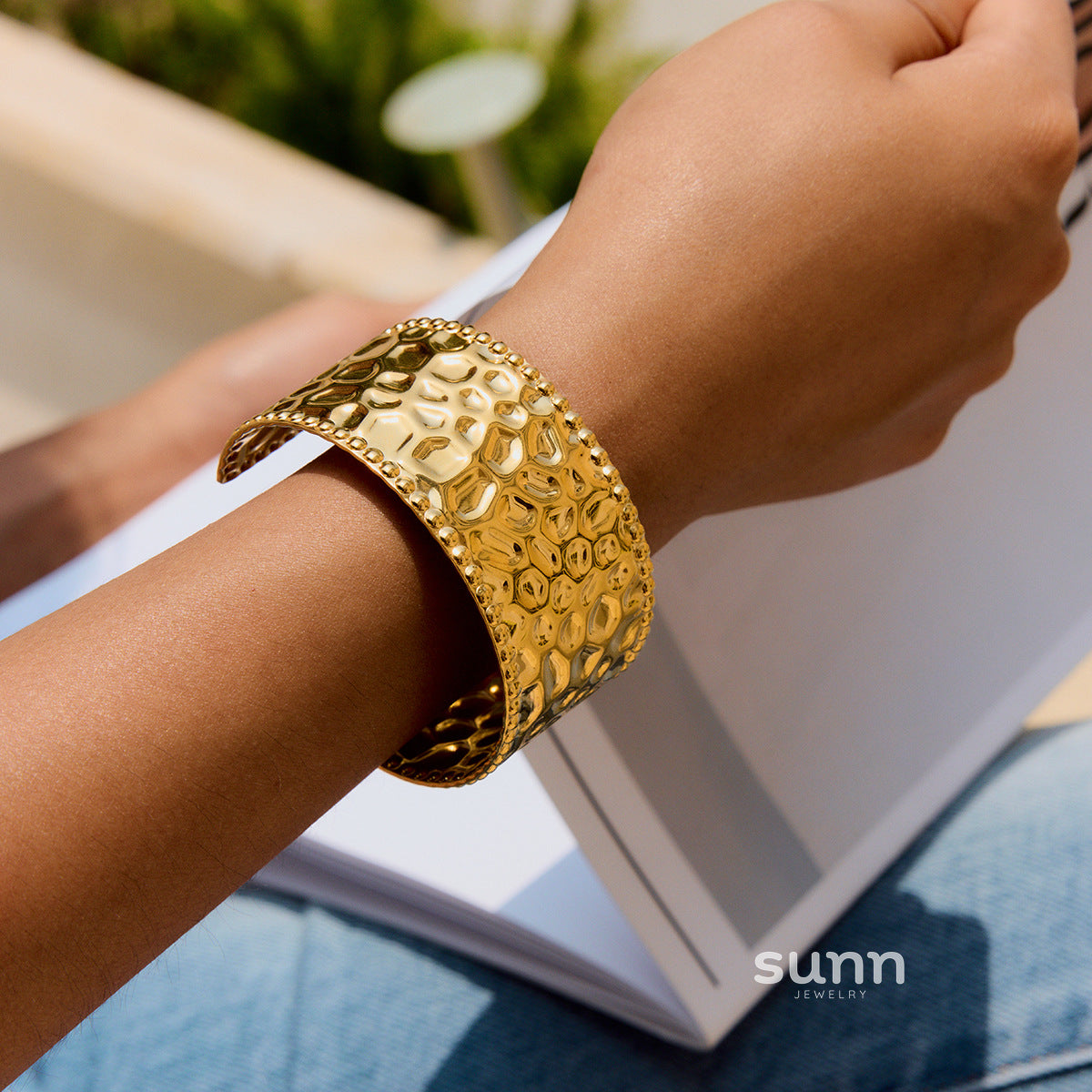 Chizaram Layered Gold Bracelet Set [S0PJ17IZ]