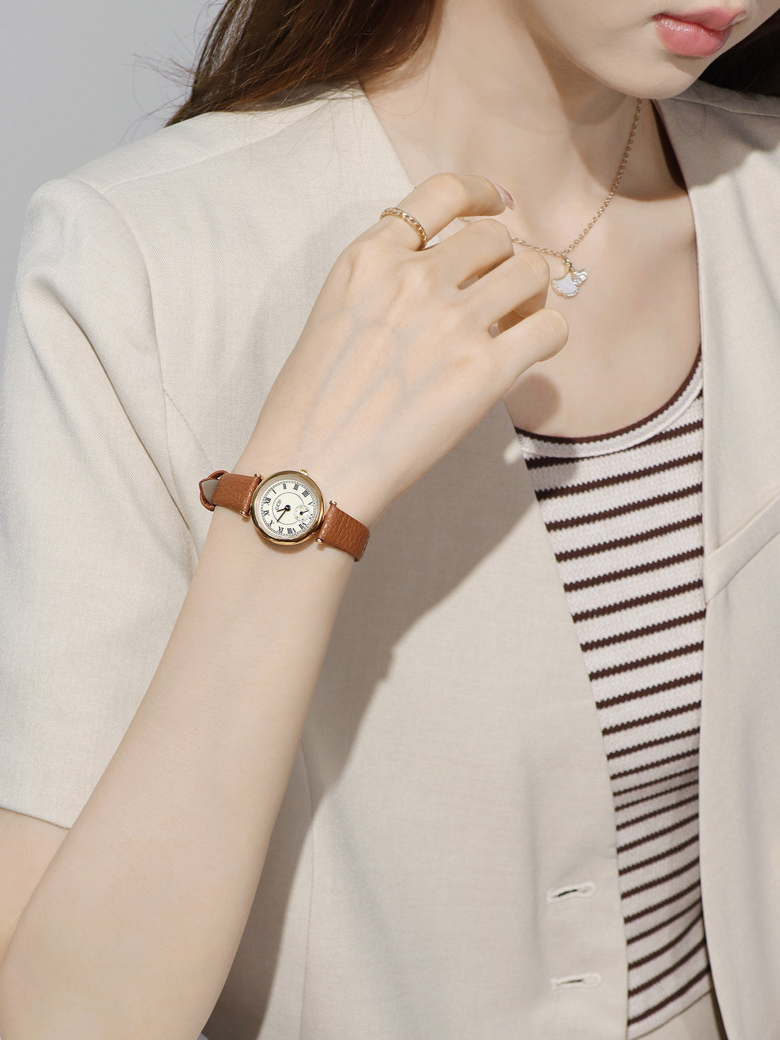 Chizaram Petite Leather Watch [VDM1KB58]