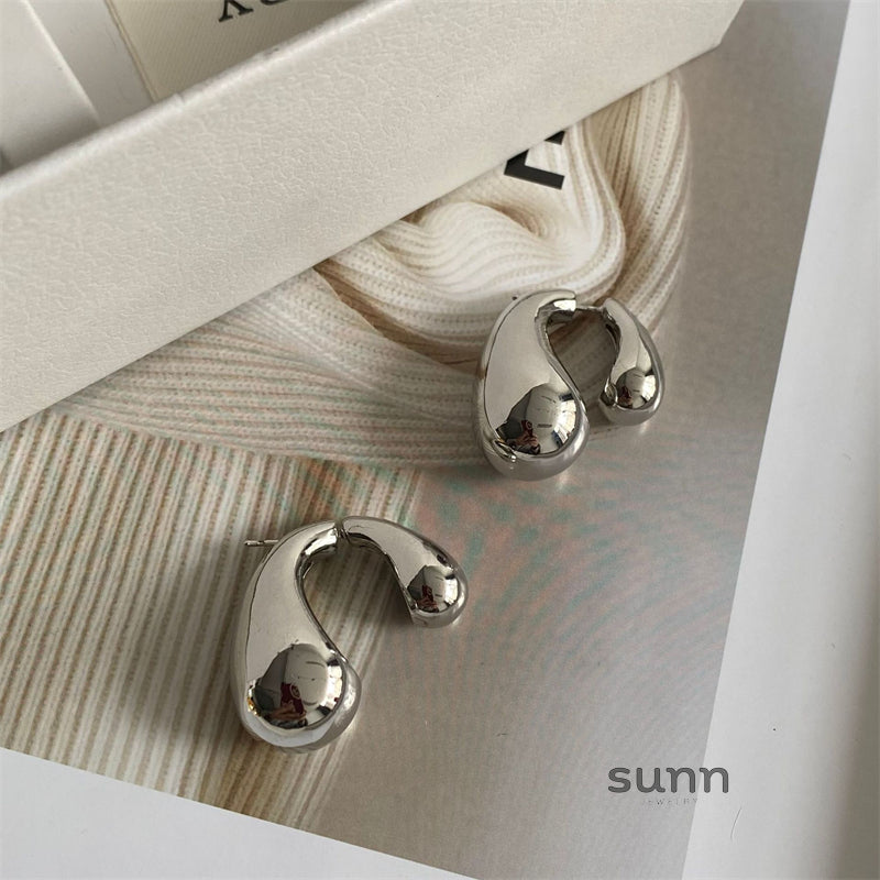 Chloe Sculptural Drop Earrings [TMYTF749]