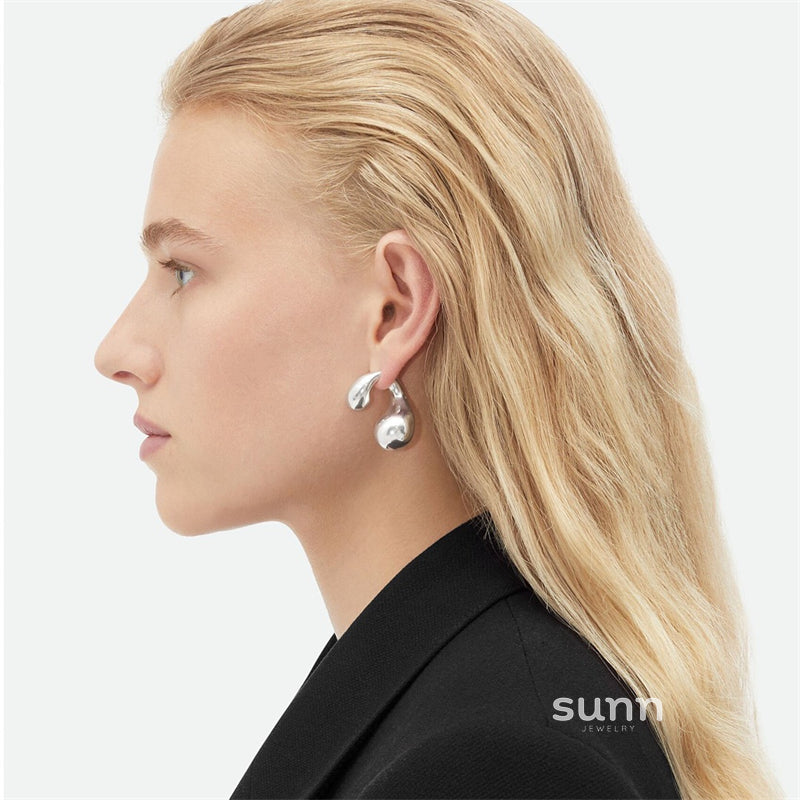 Chloe Sculptural Drop Earrings [5FU4R1G2]