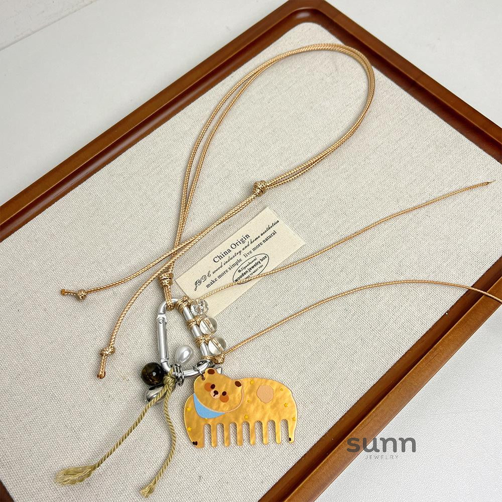 Chloey Animal Pendant Necklace [03B9ARRO]