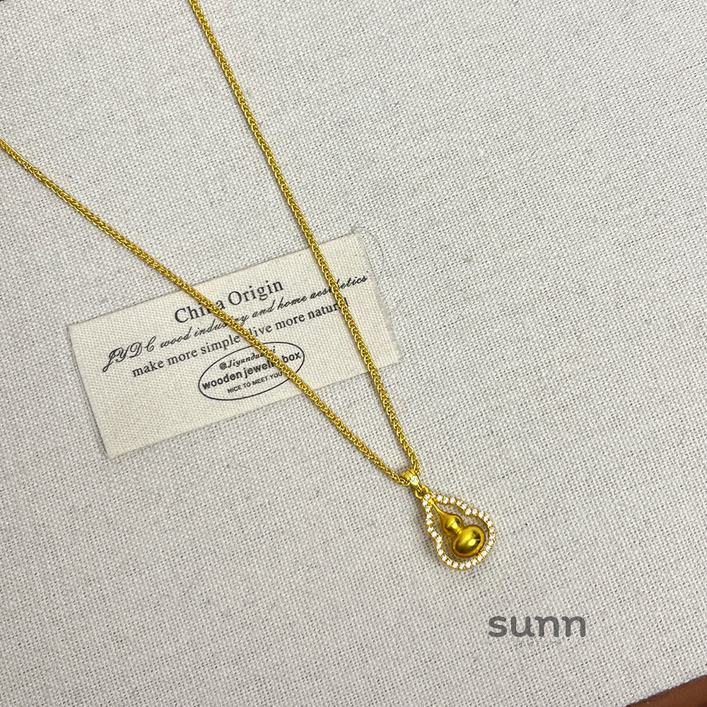 Chloey Fortune Charm Necklace [EQFCBQ6O]