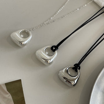 Chloie Sculptural Pendant Necklace [7QMGS02K]