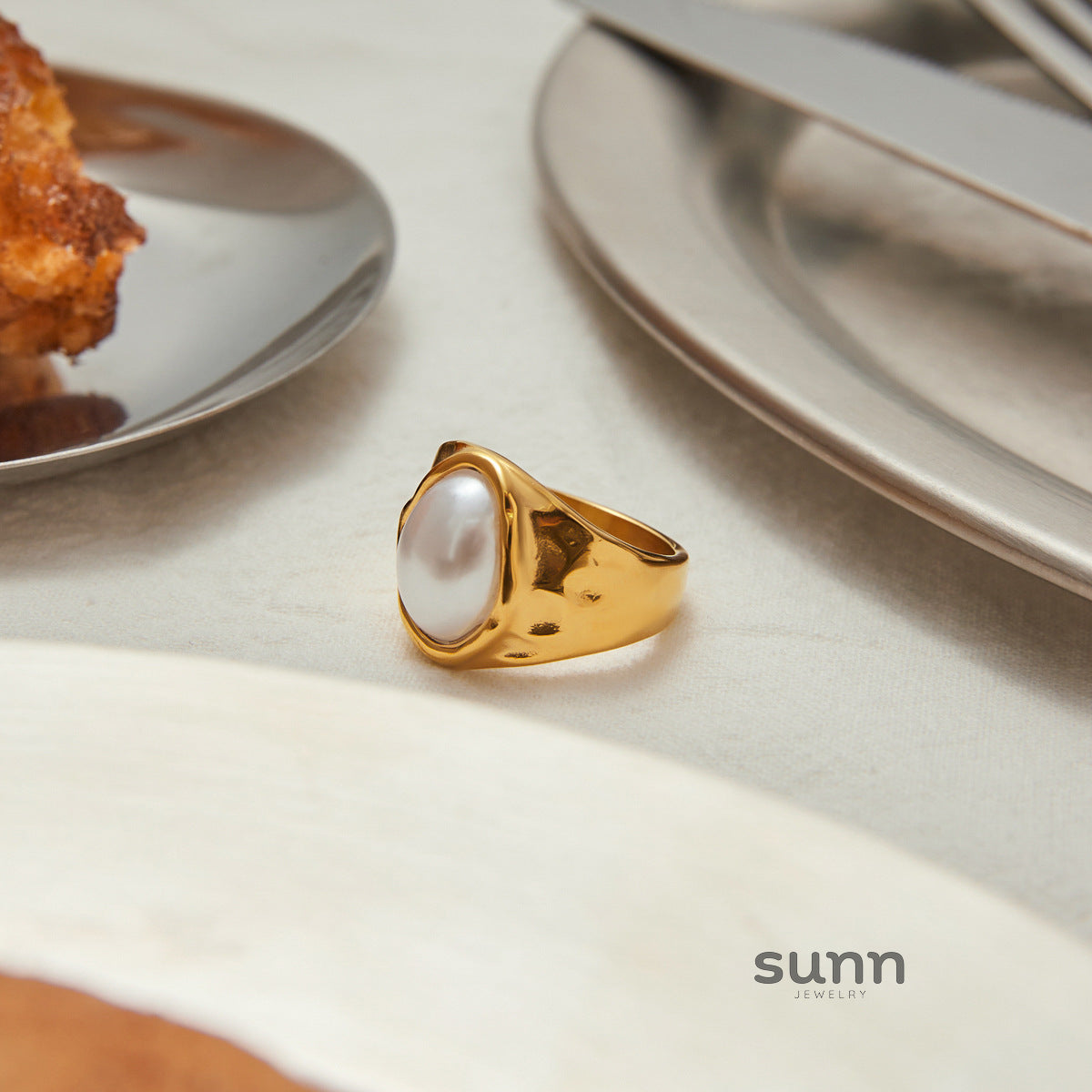 Chrissy Lustrous Pearl Ring [85KER4NI]