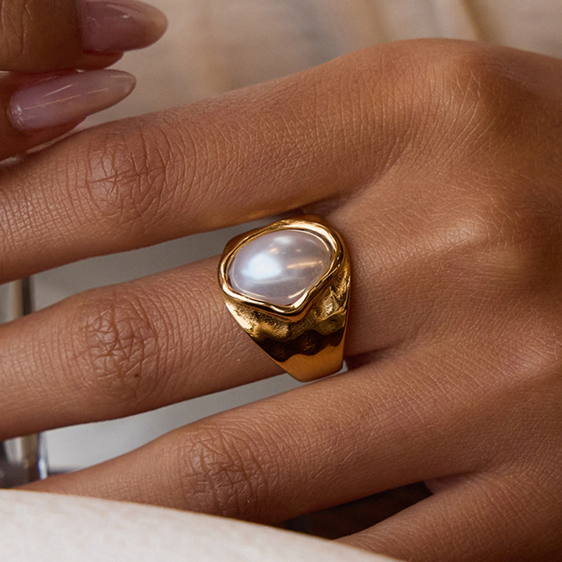 Chrissy Lustrous Pearl Ring [8VOEOZMC]