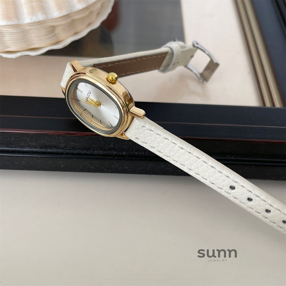 Christabel Oval Mid-Century Watch [QNWJNMRQ]