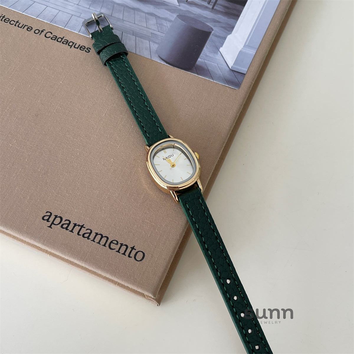 Christabel Oval Mid-Century Watch [S11MUE8V]