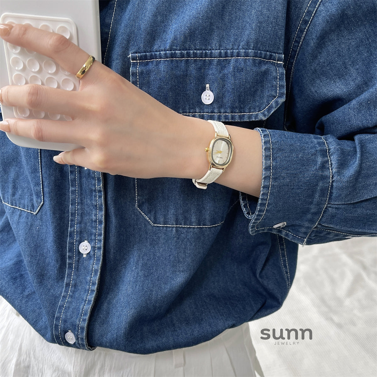 Christabel Oval Mid-Century Watch [1YYWBXC2]