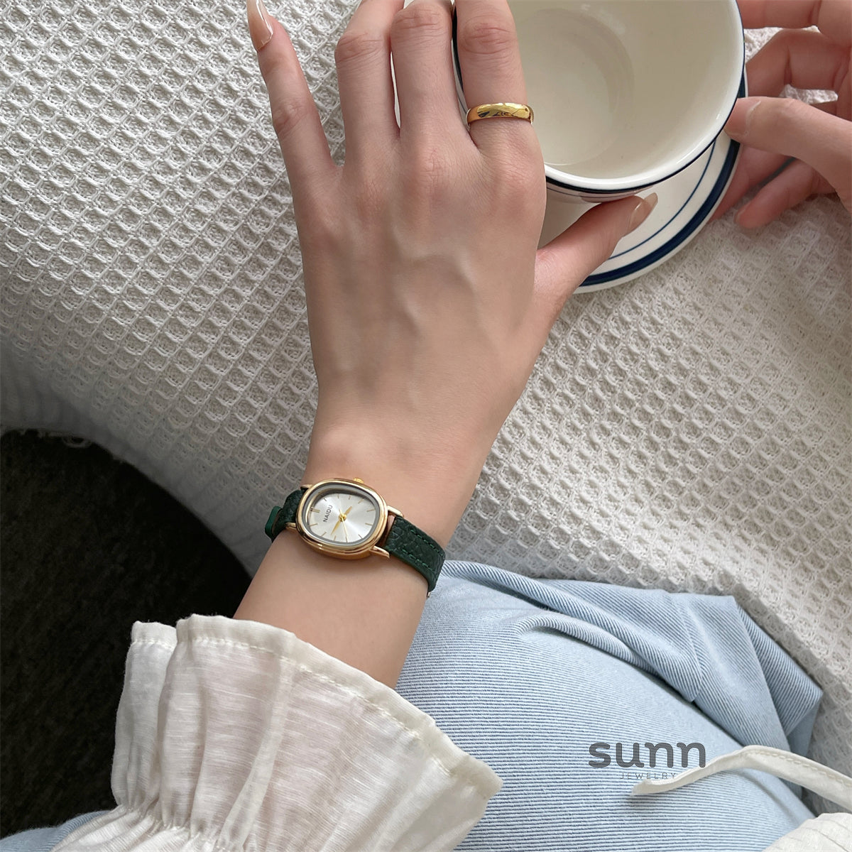 Christabel Oval Mid-Century Watch [5O6BLRAB]