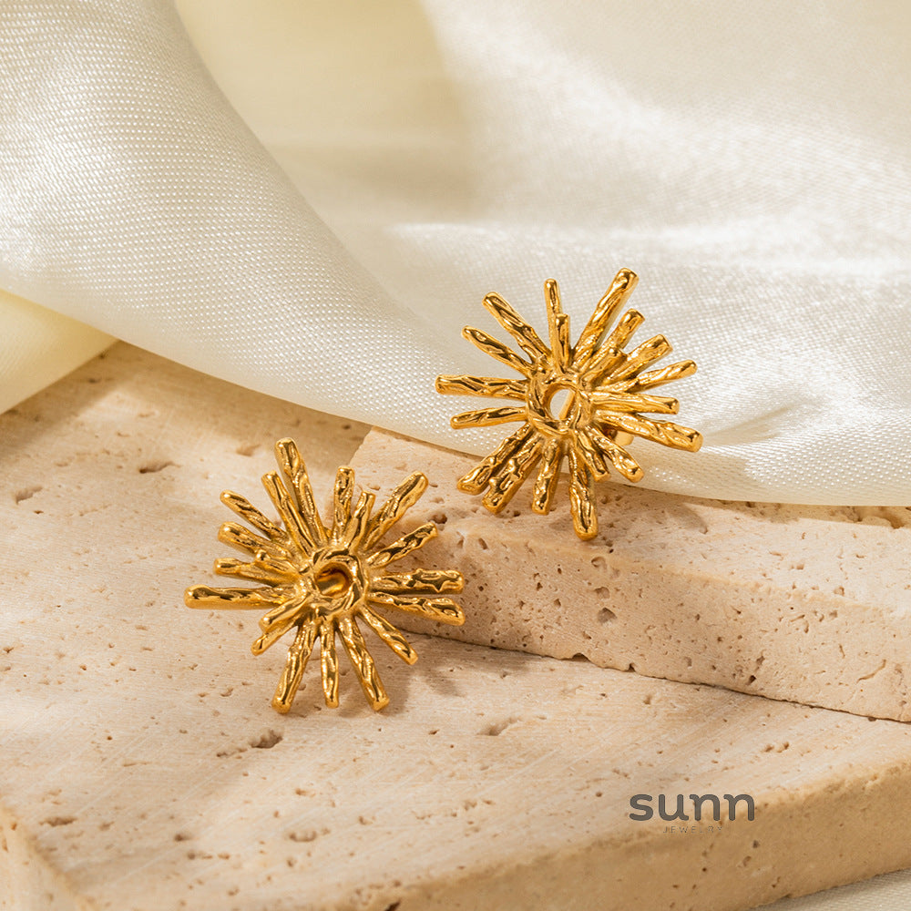 Christal Asymmetrical Bloom Earrings [BKRL5ZSN]