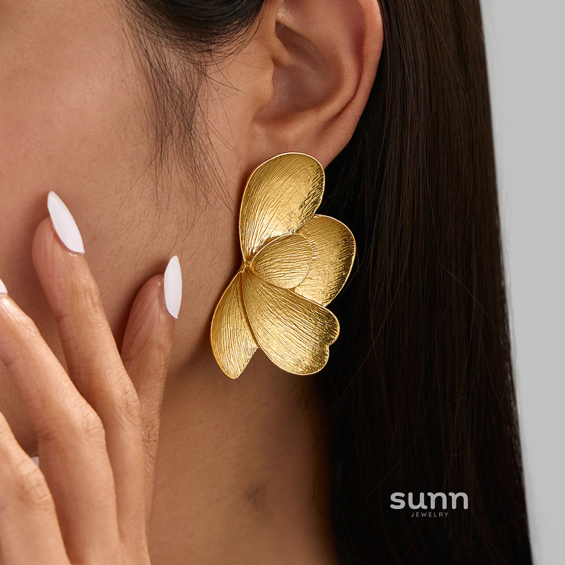 Christianna Linear Petal Studs