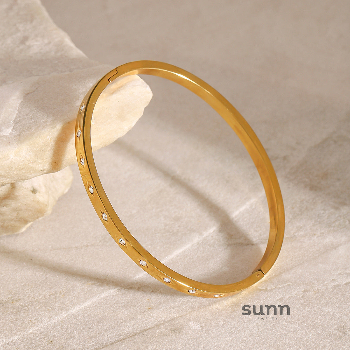 Christianna Zircon Buckle Bracelet [JNHH8BTG]