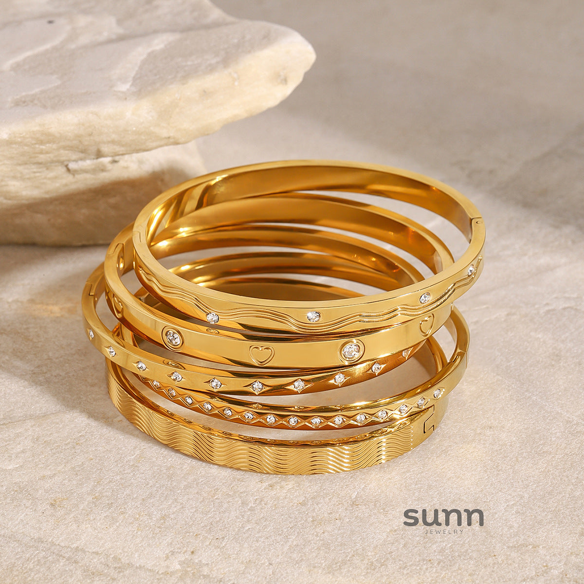 Christianna Zircon Buckle Bracelet [ZF3HV4DU]