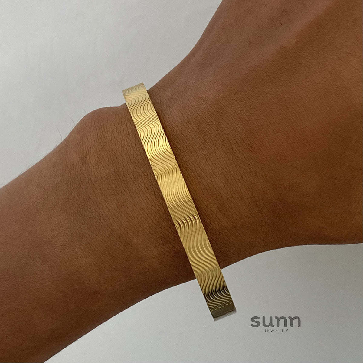 Christianna Zircon Buckle Bracelet [Z7FMHZWD]