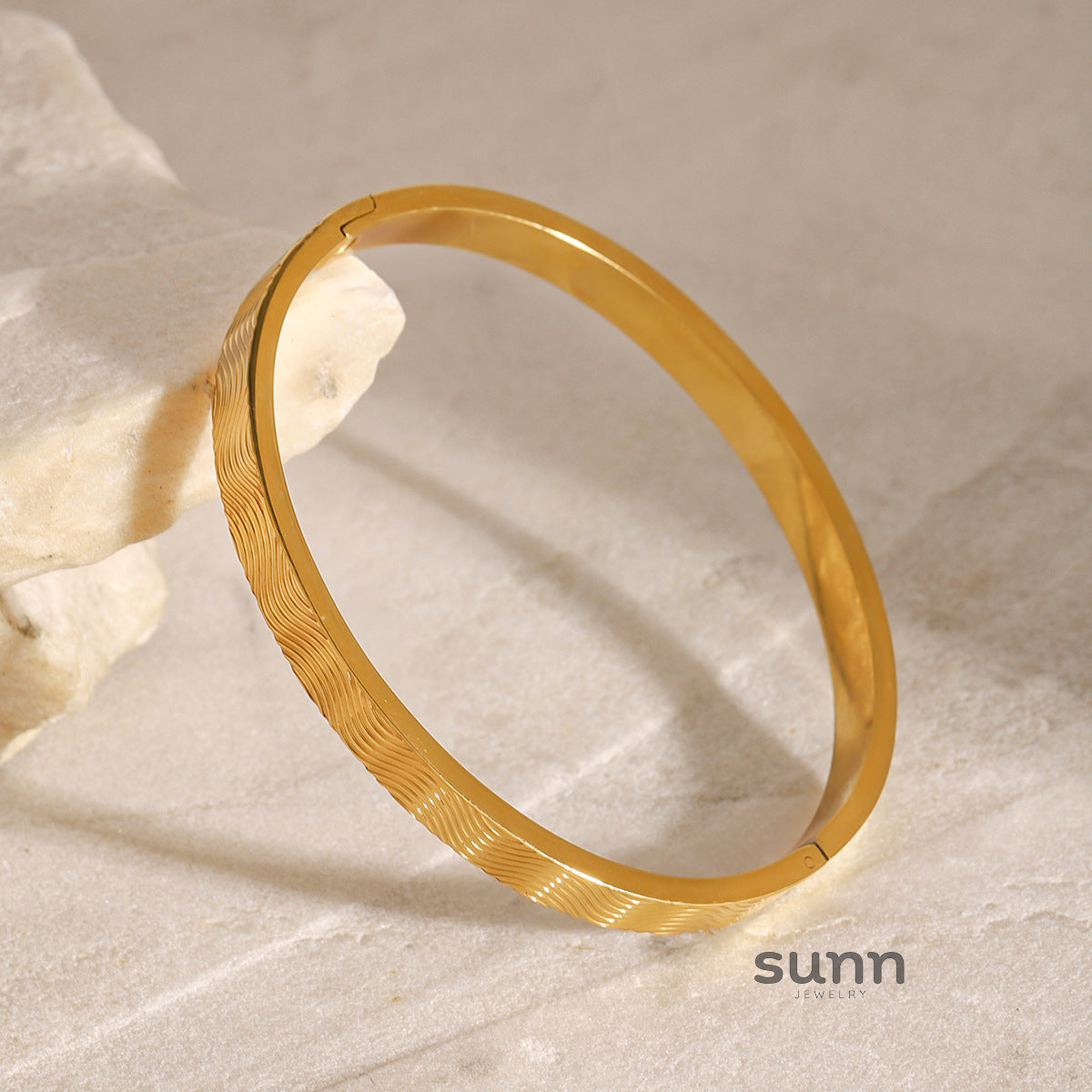 Christianna Zircon Buckle Bracelet [B9G16P64]