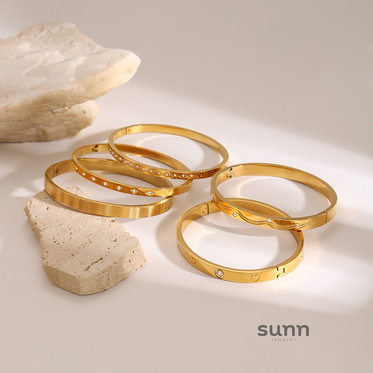 Christianna Zircon Buckle Bracelet [XEC8Y8IM]
