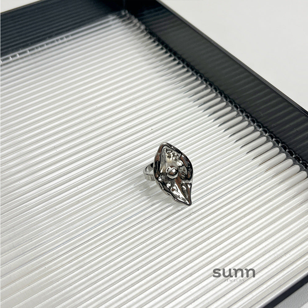 Christy Pleated Floral Ring [B6RBJET5]