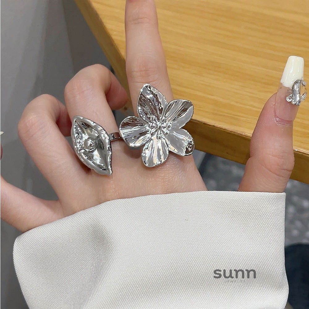 Christy Pleated Floral Ring [06L88TLH]