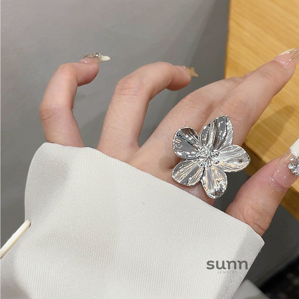 Christy Pleated Floral Ring [0ZAXXPQB]