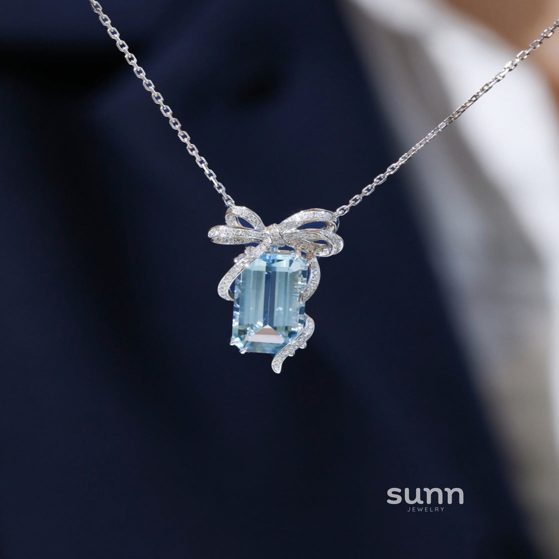 Cierra Aquamarine Bow Necklace [ZMHMZOT0]