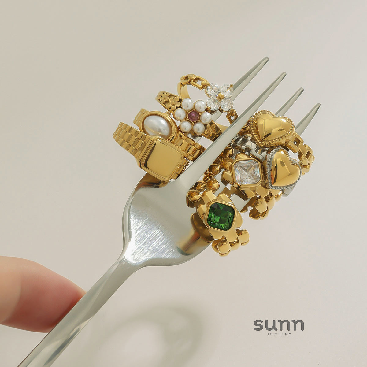 Cinthia Butterfly Band Ring [9CFW7Q48]