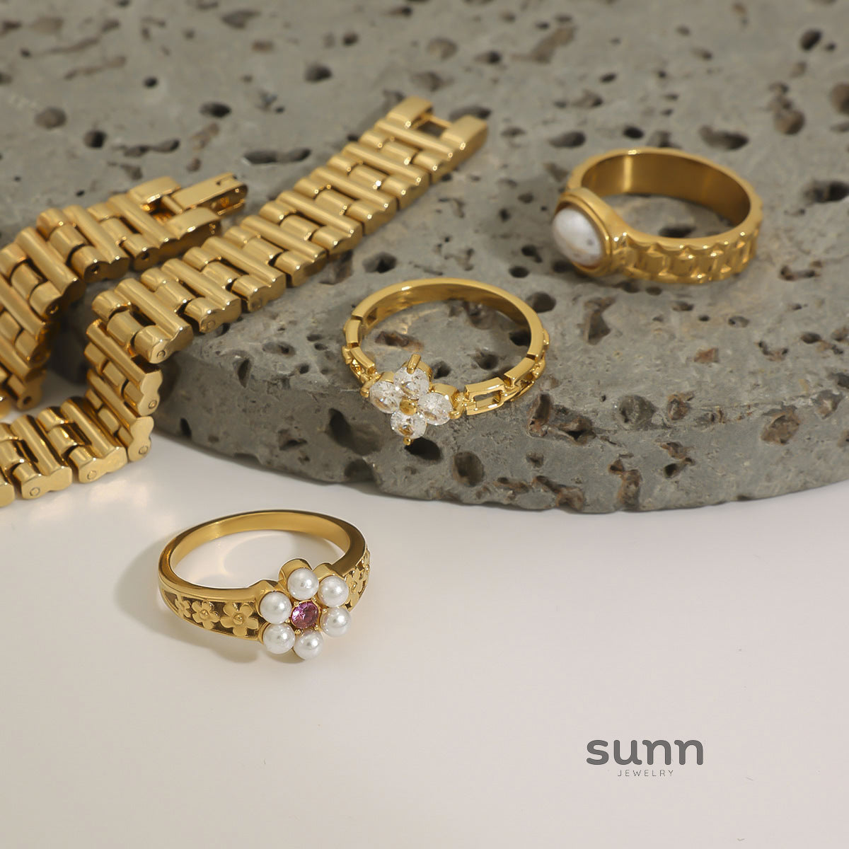 Cinthia Butterfly Band Ring [61BCGZT5]