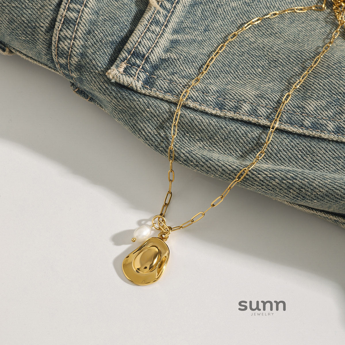 Clair Pearl Cross Necklace [RQVLUHSO]